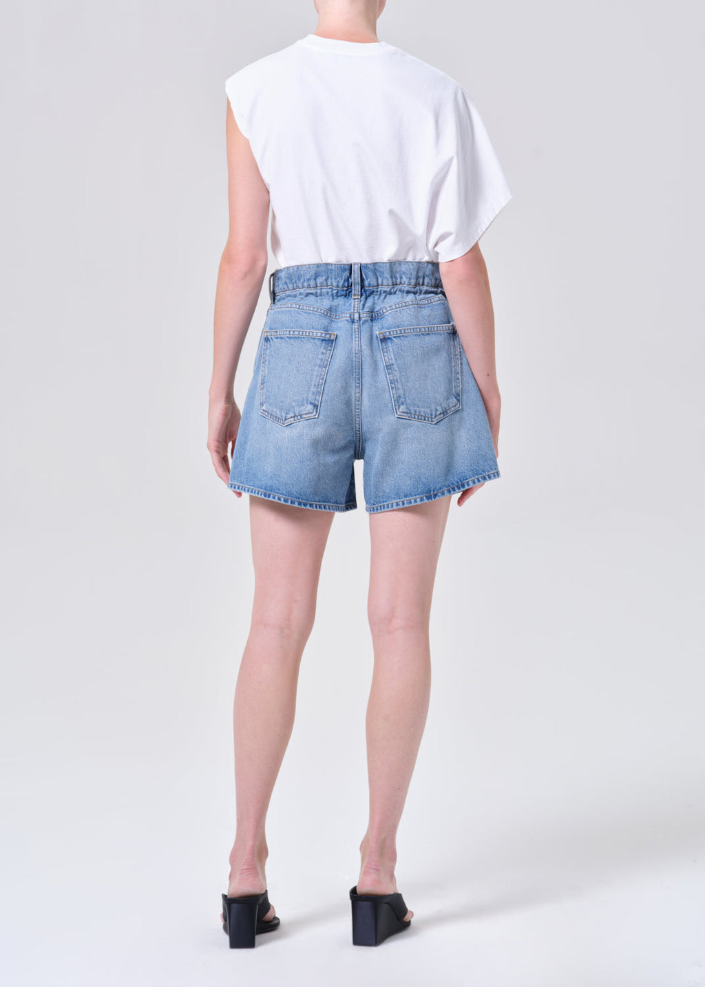 Lyonne Short