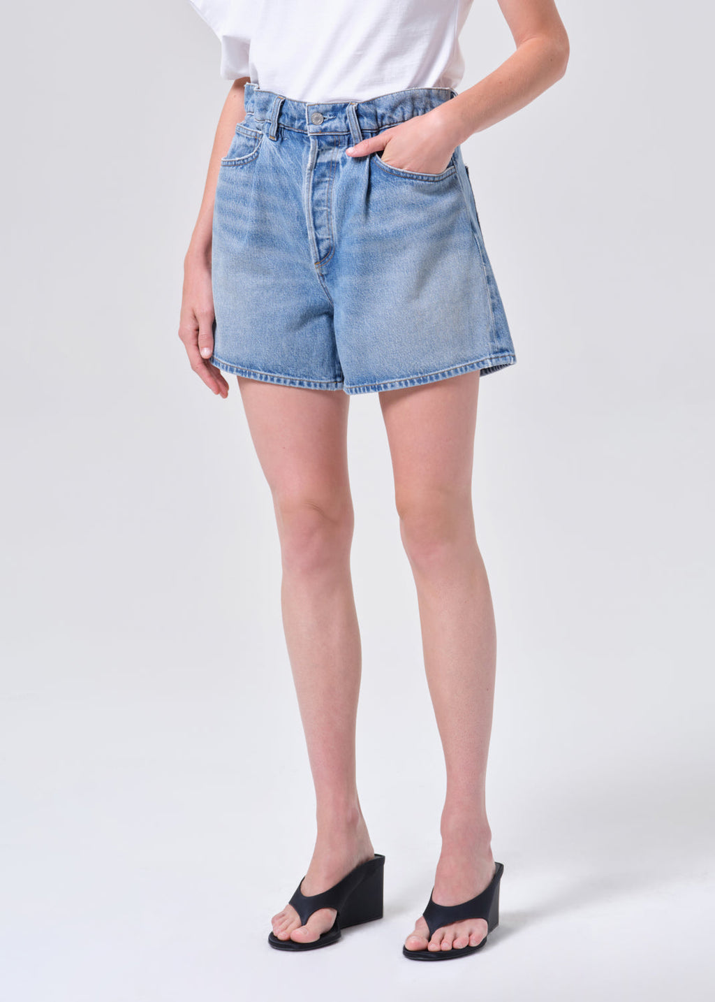 Lyonne Short
